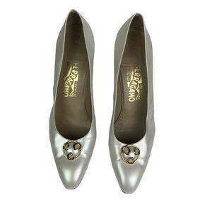 Salvatore Ferragamo Heels White Gold Medallion Detail 9.5 AAAA